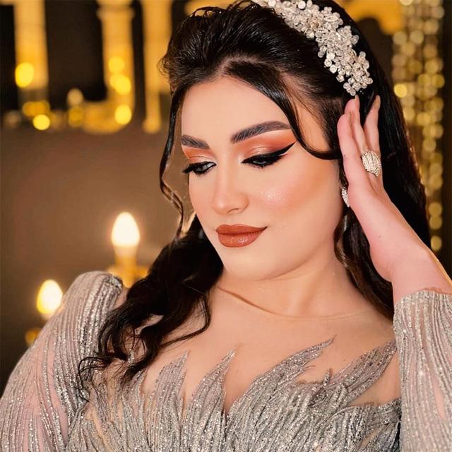 مكياج عائس |